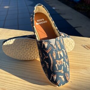 Groove Bags Women's Skeleton Print Flats
